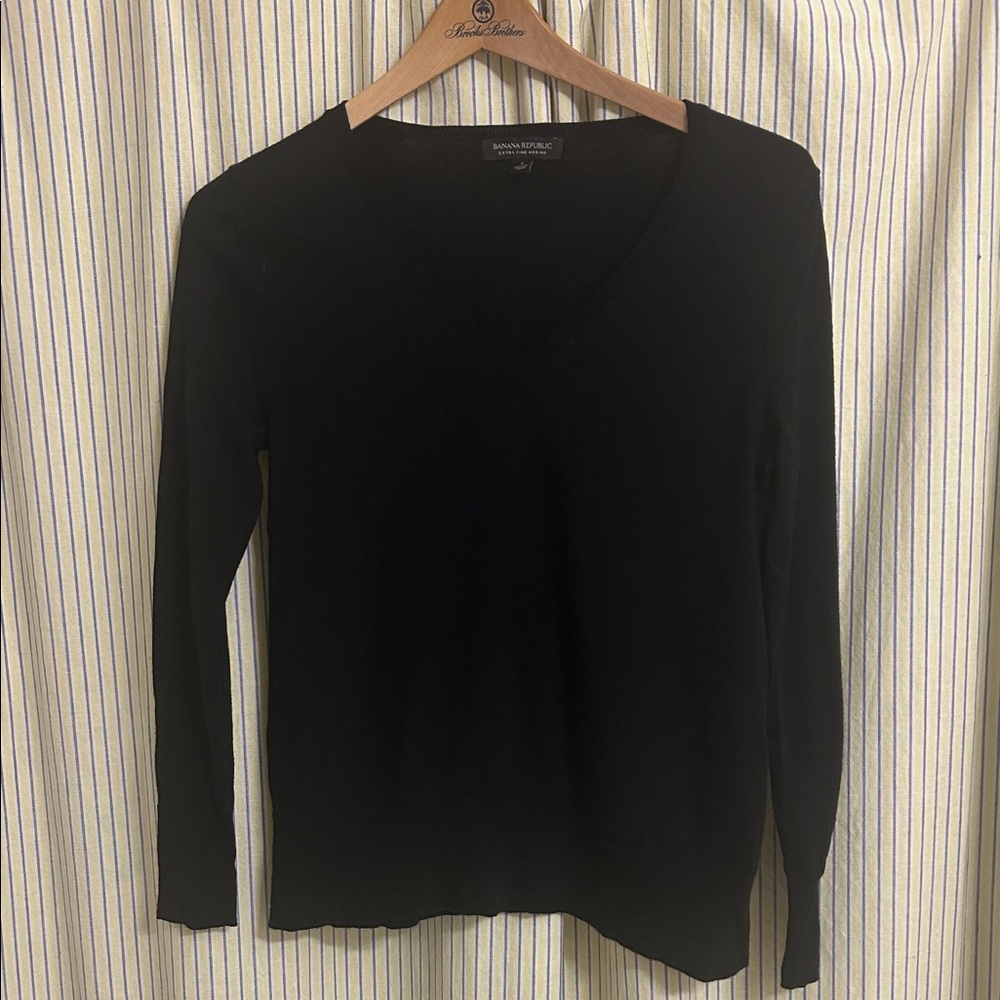 Banana Republic Black V-Neck Sweater